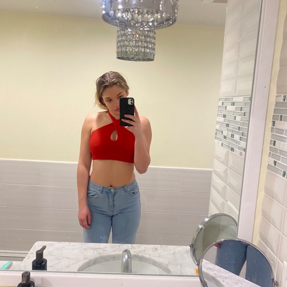 Red crop top - Picture 3 of 4